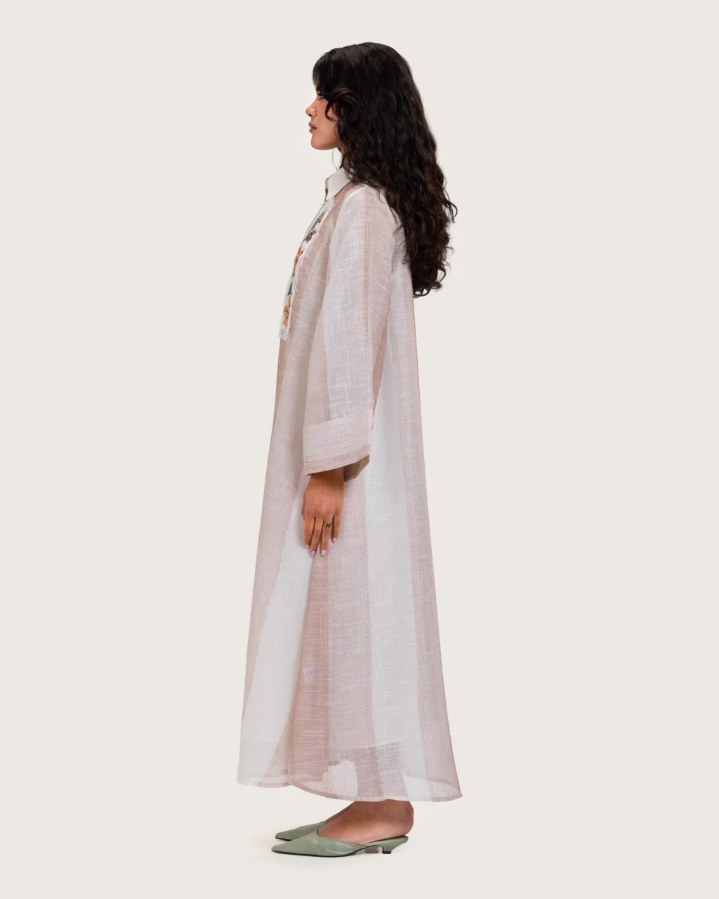 قفطان ماكسي بتطريز زهري يدوي - Image 9